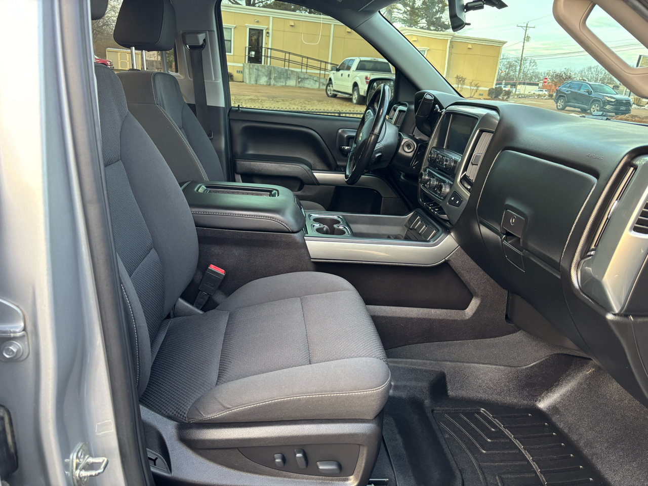 Chevrolet Silverado 1500 4WD Crew Cab 143.5" LT w/1LT 2018