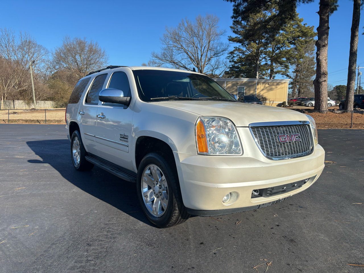 GMC Yukon 2WD 4dr 1500 SLT 2011