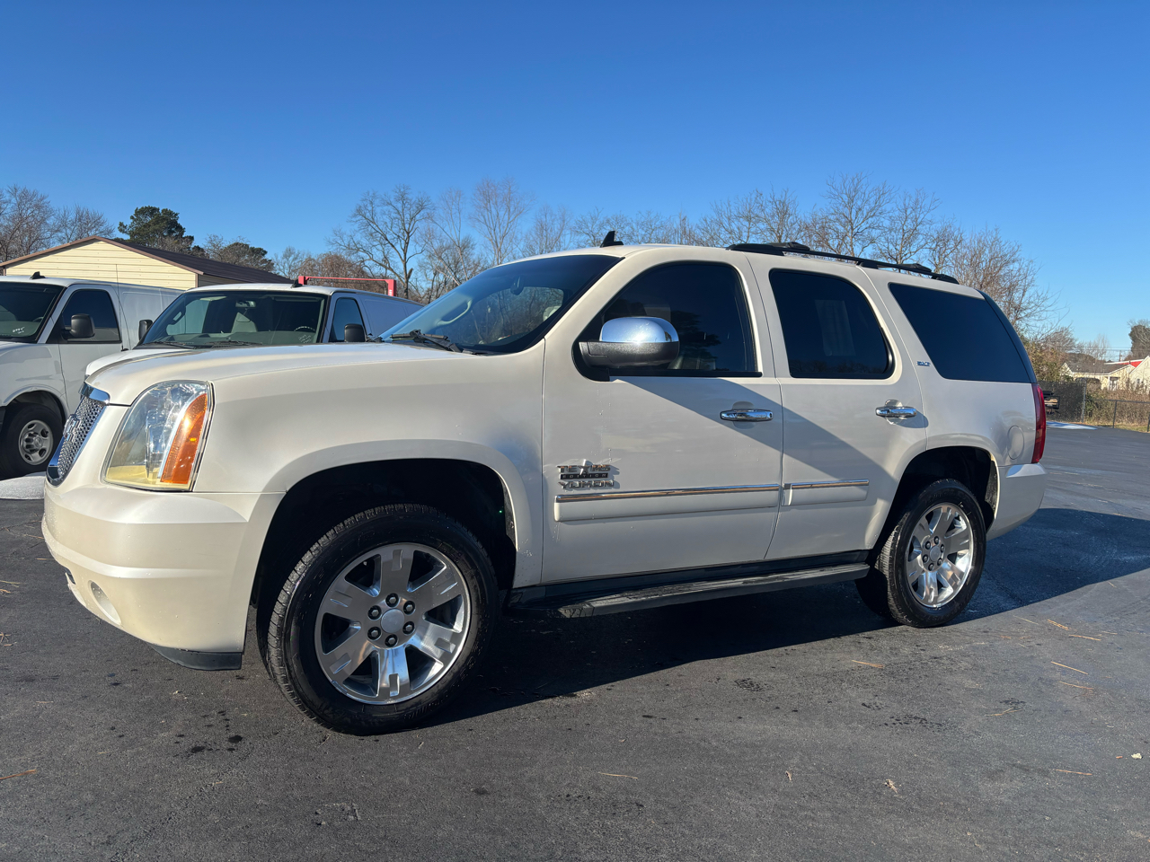 GMC Yukon 2WD 4dr 1500 SLT 2011