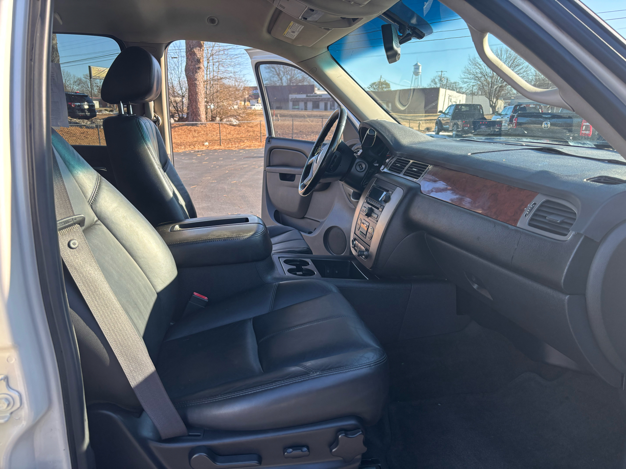 GMC Yukon 2WD 4dr 1500 SLT 2011