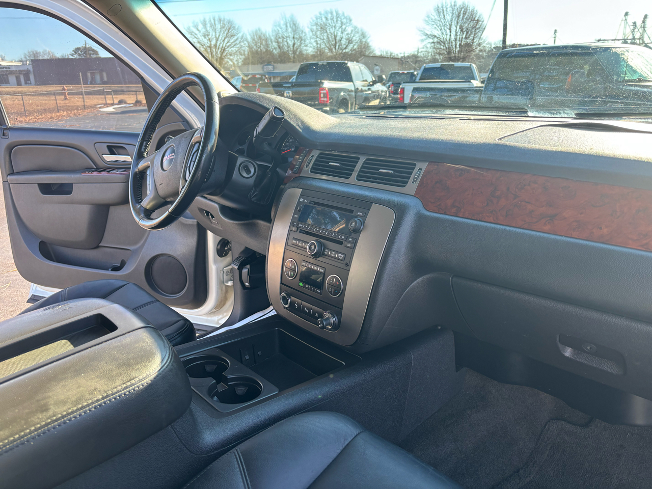 GMC Yukon 2WD 4dr 1500 SLT 2011