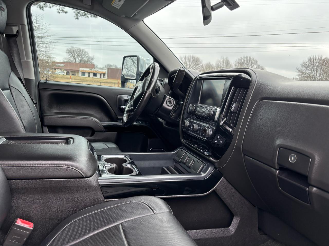 GMC Sierra 1500 4WD Crew Cab 143.5" SLT 2017