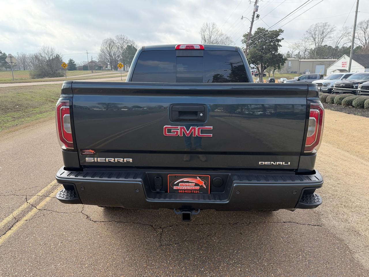 GMC Sierra 1500 4WD Crew Cab 143.5" Denali 2017