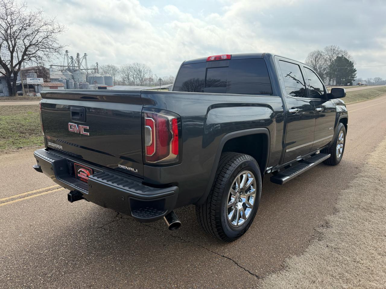 GMC Sierra 1500 4WD Crew Cab 143.5" Denali 2017