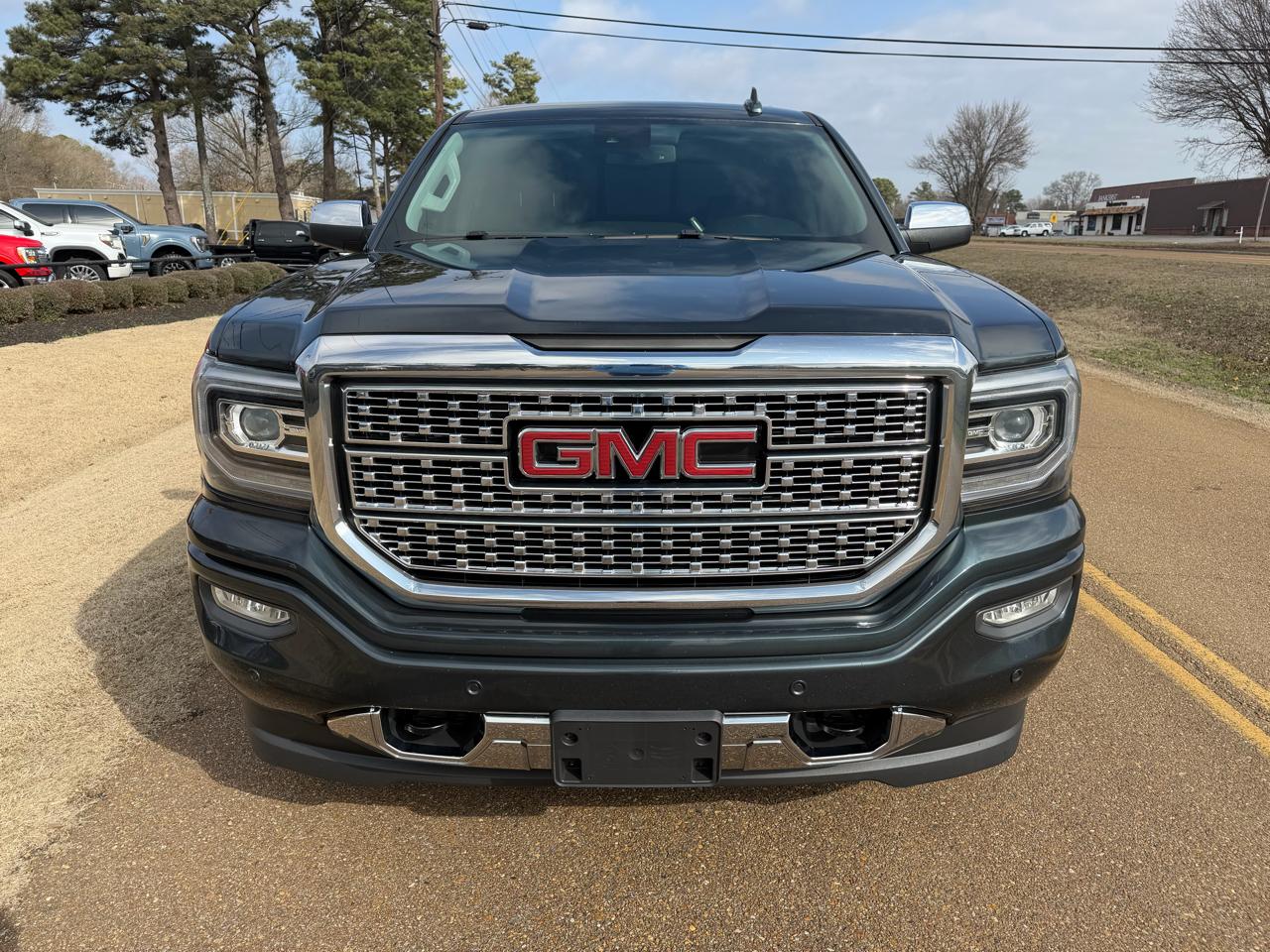 GMC Sierra 1500 4WD Crew Cab 143.5" Denali 2017