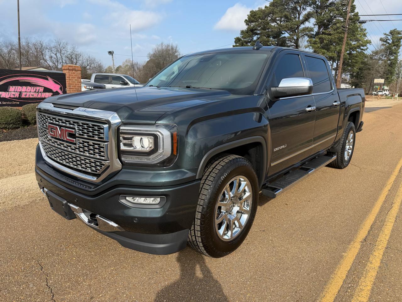 GMC Sierra 1500 4WD Crew Cab 143.5" Denali 2017