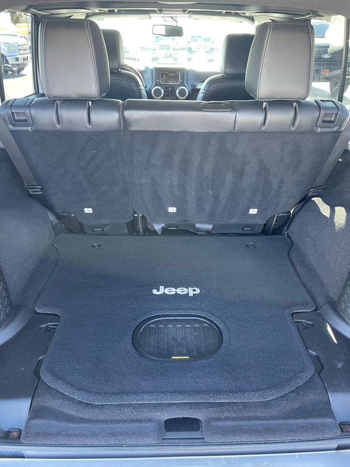Jeep Wrangler Unlimited 4WD 4dr Sahara 2015