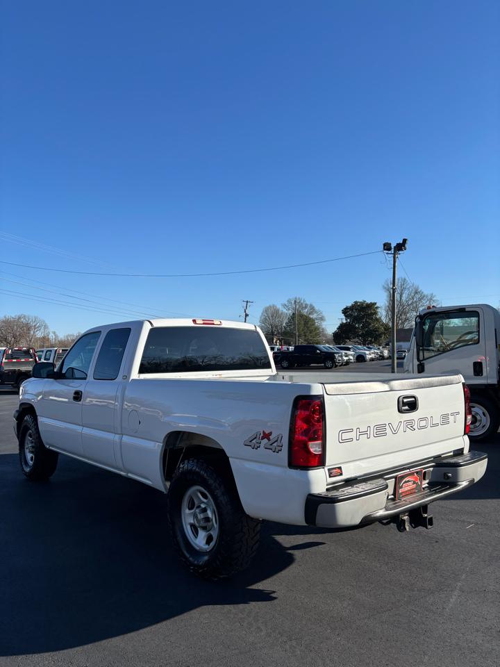 Chevrolet Silverado 1500 Ext Cab 143.5" WB 4WD Work Truck 2004