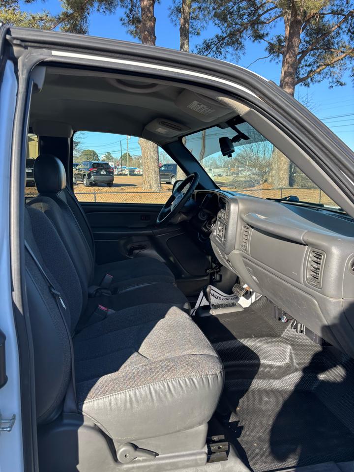 Chevrolet Silverado 1500 Ext Cab 143.5" WB 4WD Work Truck 2004