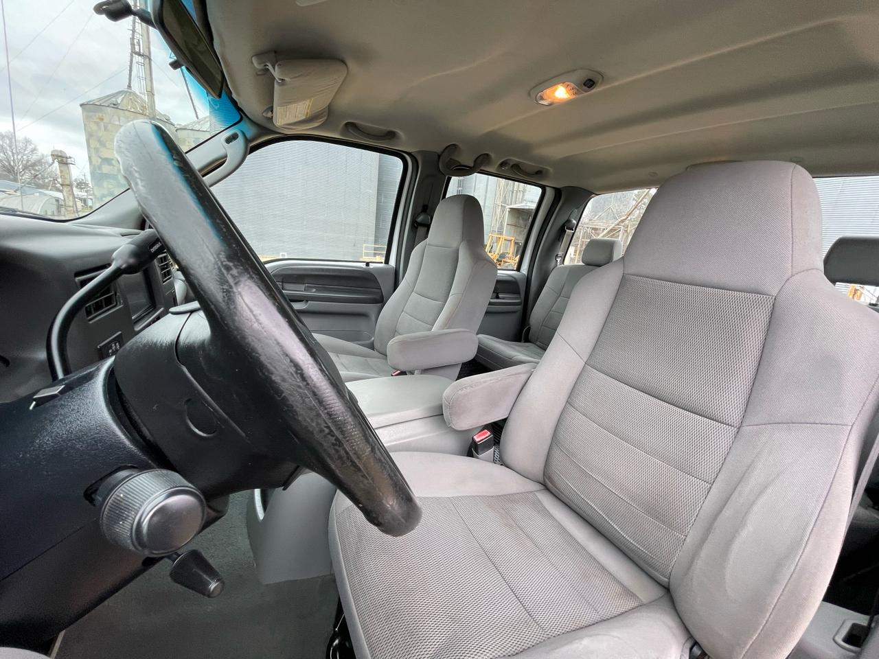 Ford Super Duty F-250 Crew Cab 156" XLT 4WD 2004