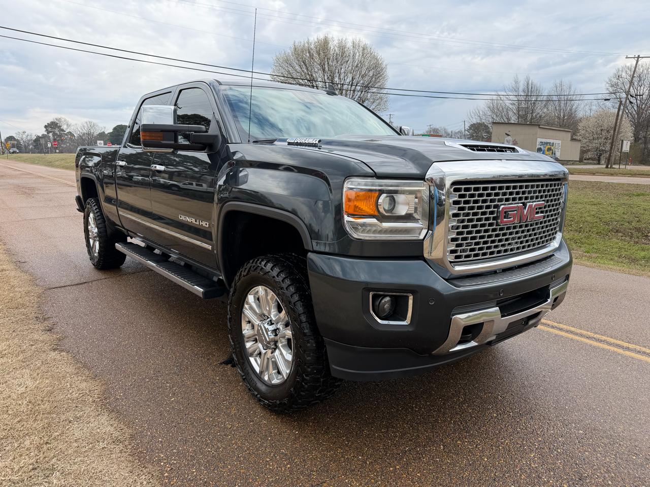 GMC Sierra 2500HD 4WD Crew Cab 153.7" Denali 2017
