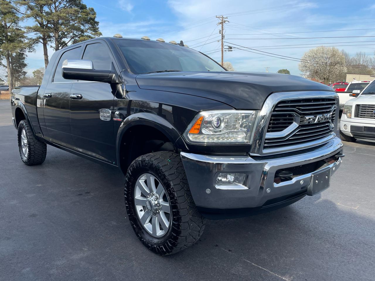 RAM 3500 Laramie Longhorn 4x4 Mega Cab 6'4" Box 2018