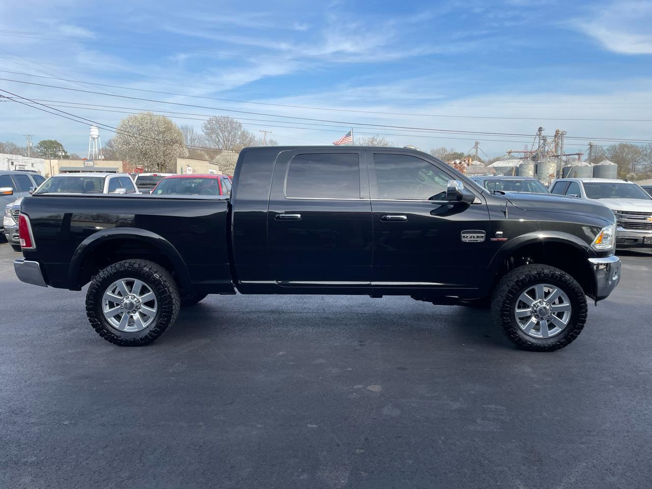 RAM 3500 Laramie Longhorn 4x4 Mega Cab 6'4" Box 2018