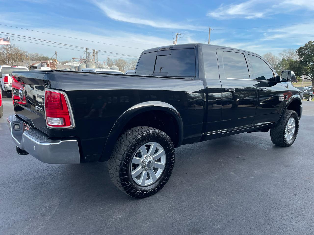 RAM 3500 Laramie Longhorn 4x4 Mega Cab 6'4" Box 2018