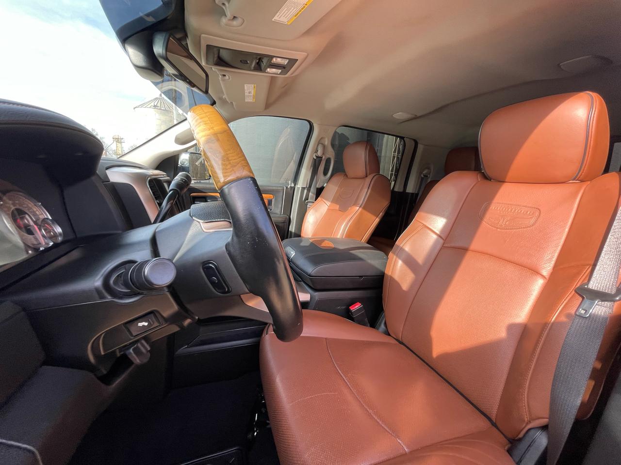 RAM 3500 Laramie Longhorn 4x4 Mega Cab 6'4" Box 2018