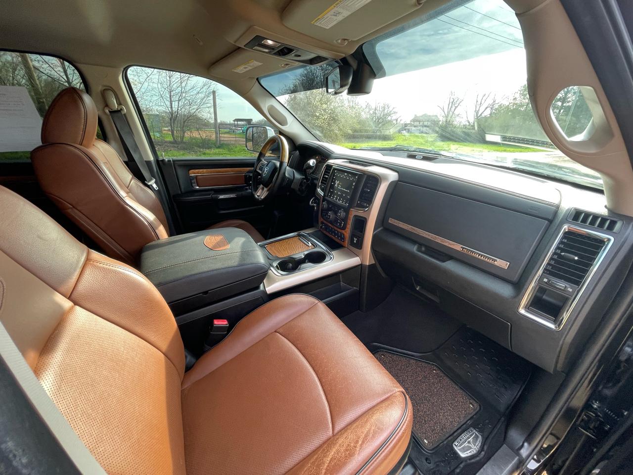 RAM 3500 Laramie Longhorn 4x4 Mega Cab 6'4" Box 2018