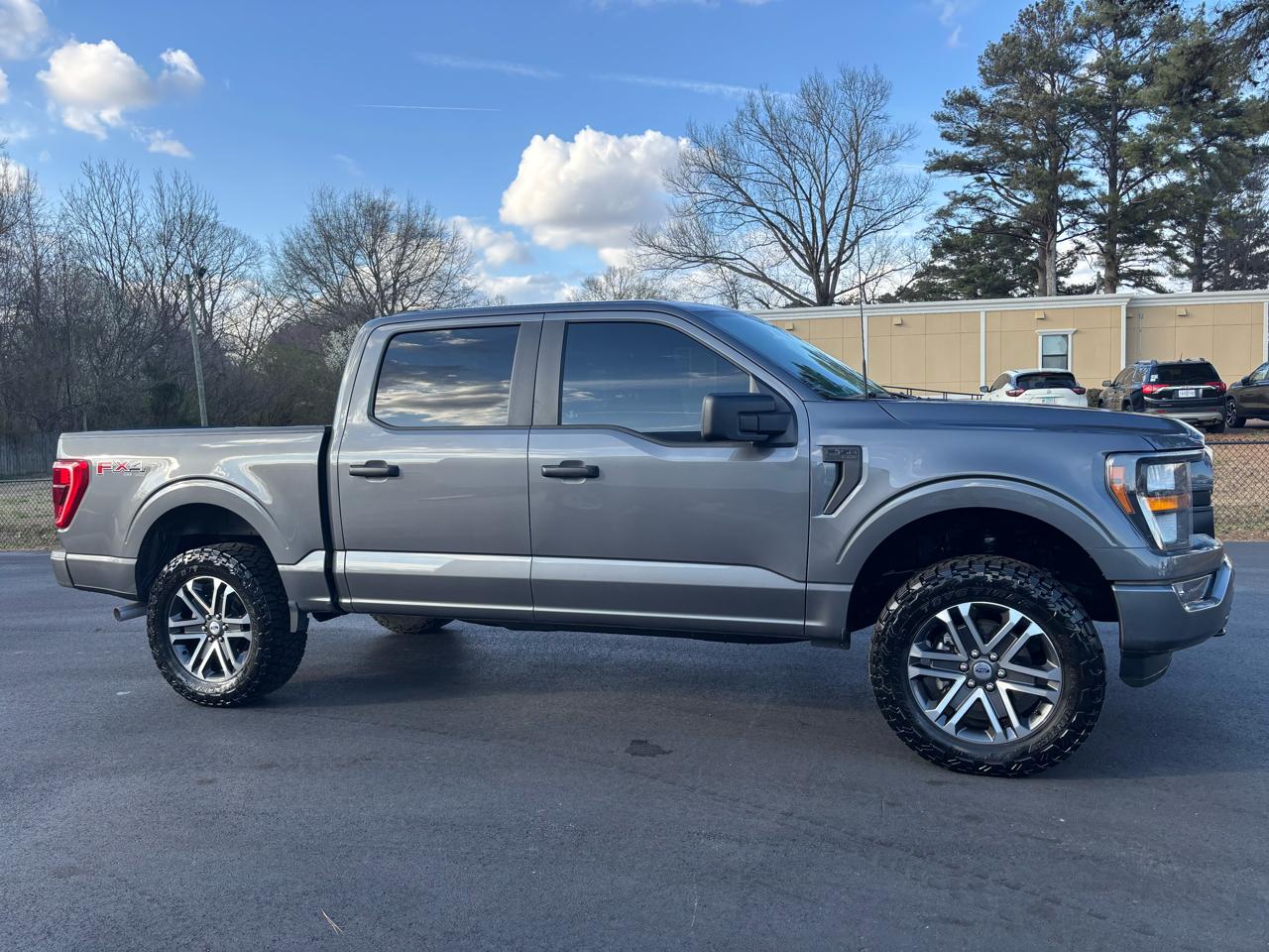 Ford F-150 XL 4WD SuperCrew 5.5' Box 2023