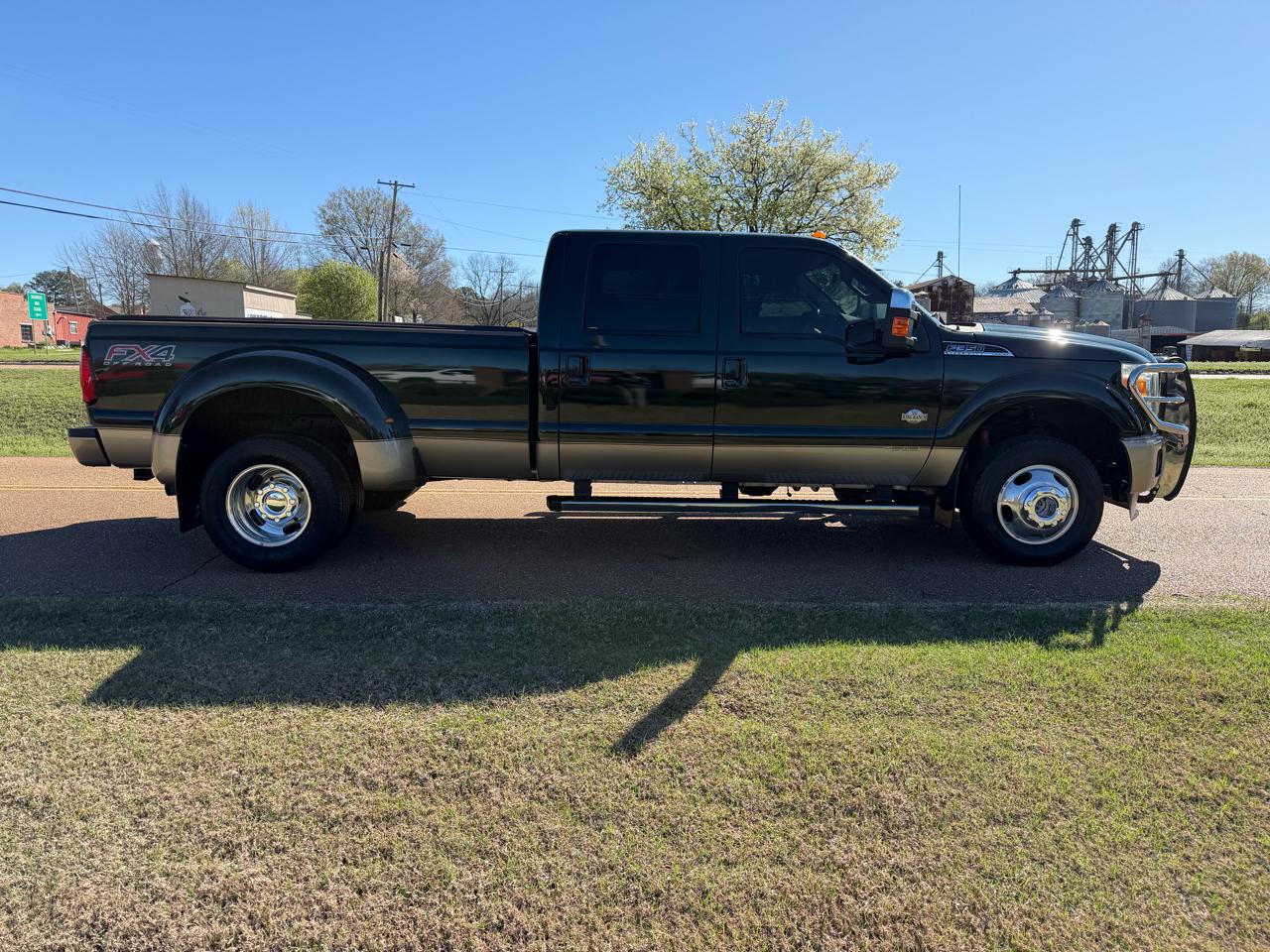 Ford Super Duty F-350 DRW 4WD Crew Cab 172" King Ranch 2012