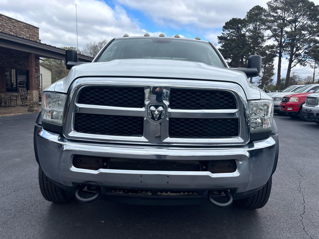 RAM 5500 Chassis Cab Tradesman 4x2 Crew Cab 84" CA 197.4" WB 2018