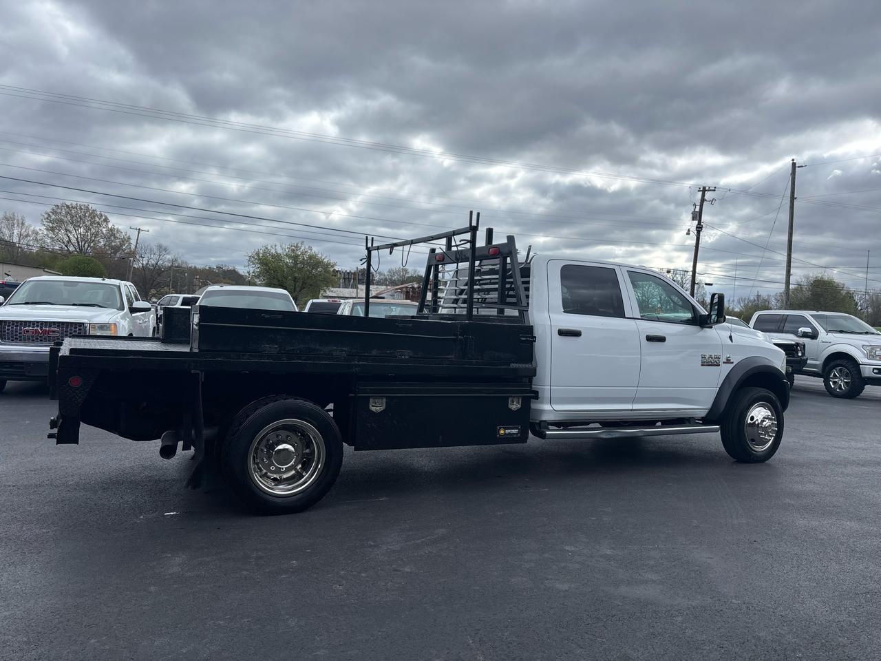 RAM 5500 Chassis Cab Tradesman 4x2 Crew Cab 84" CA 197.4" WB 2018