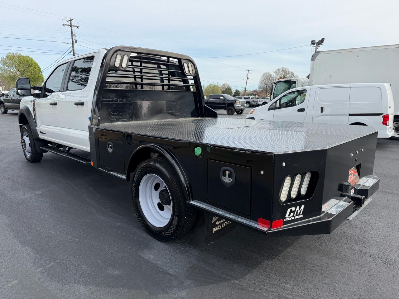 Ford Super Duty F-450 DRW XL 4WD Crew Cab 179" WB 60" CA 2025