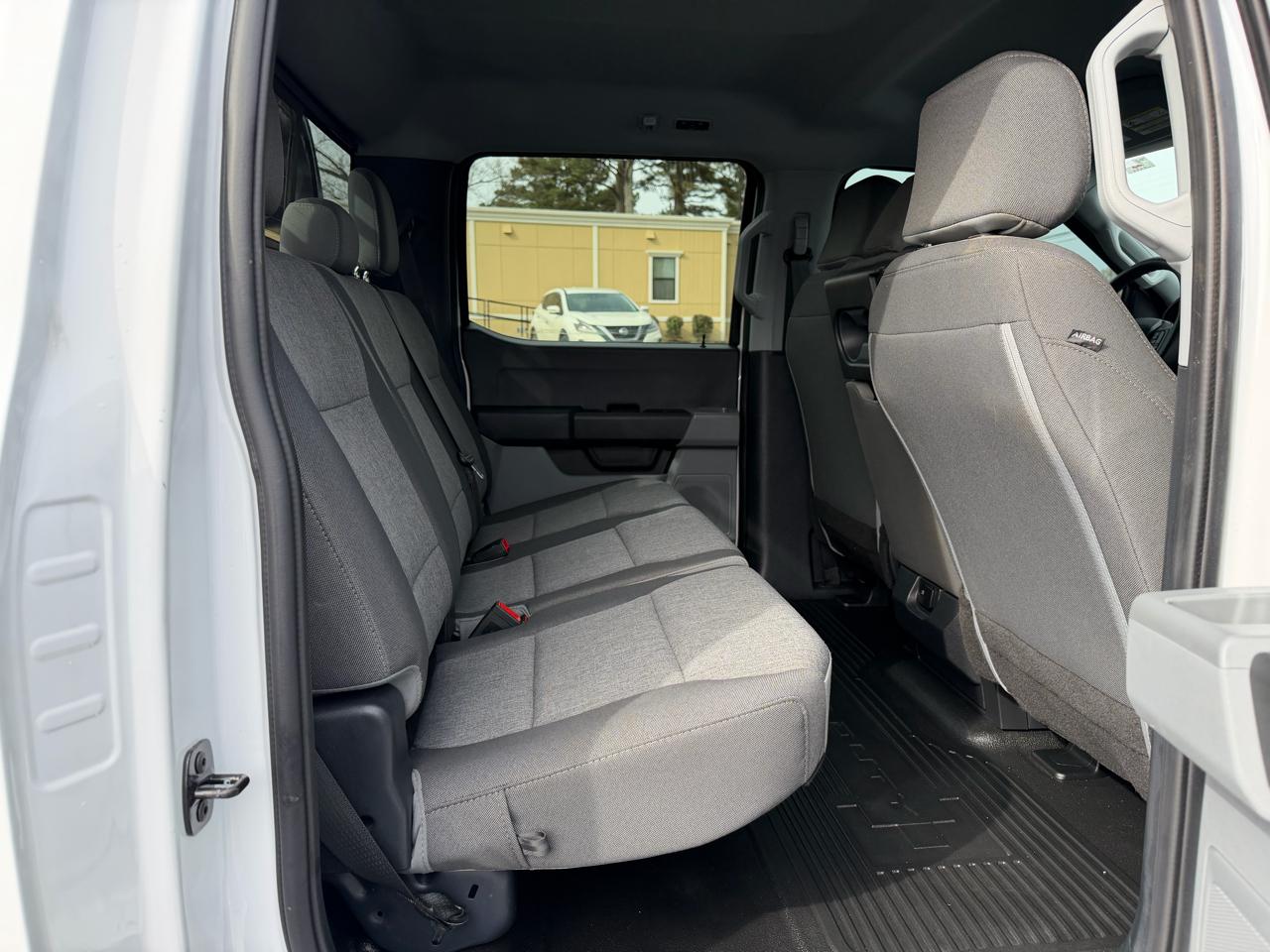 Ford Super Duty F-450 DRW XL 4WD Crew Cab 179" WB 60" CA 2025