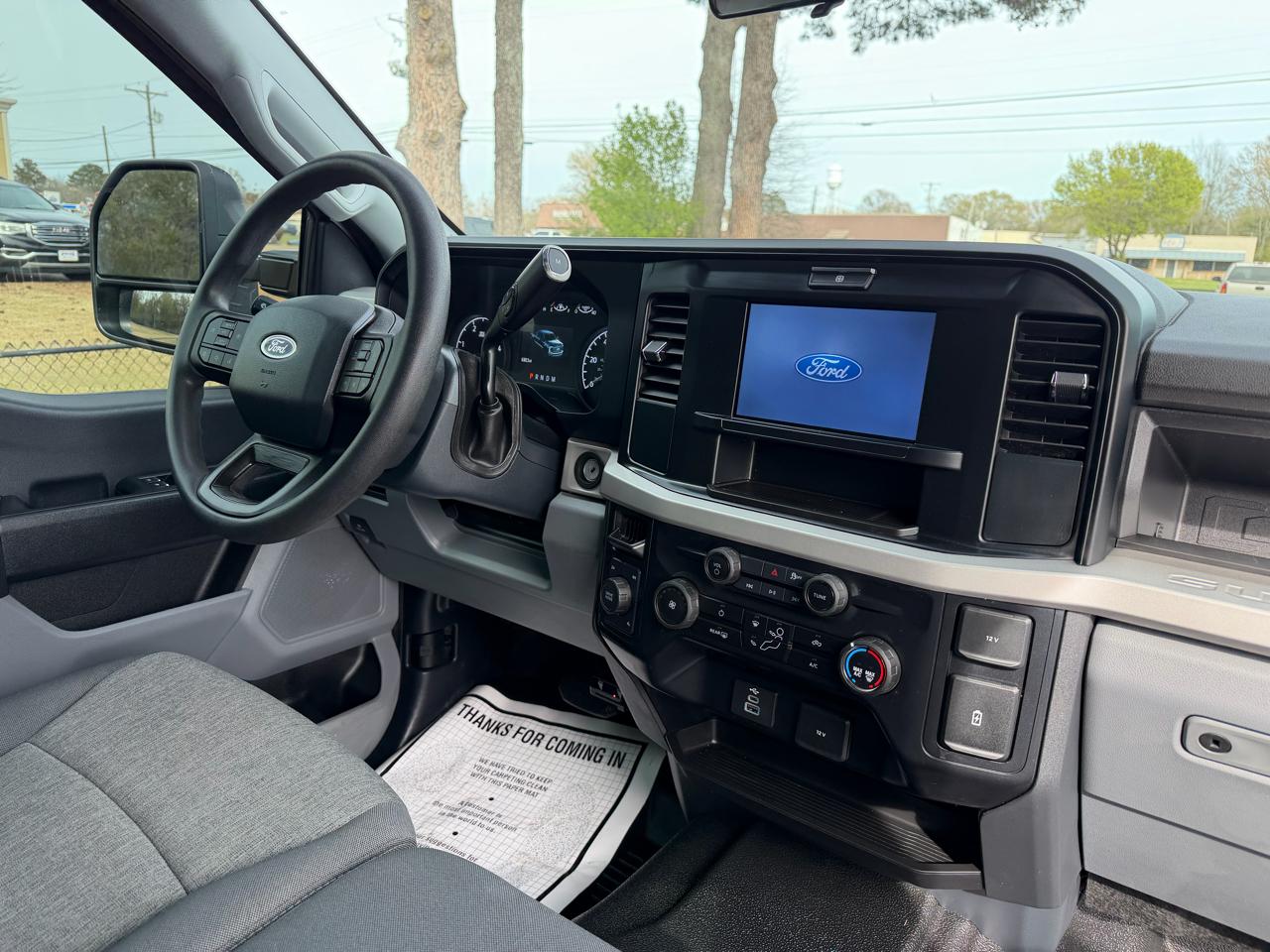 Ford Super Duty F-450 DRW XL 4WD Crew Cab 179" WB 60" CA 2025