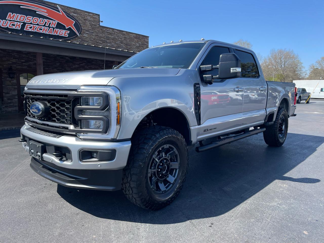 Ford Super Duty F-350 SRW Lariat 4WD Crew Cab 8' Box 2024