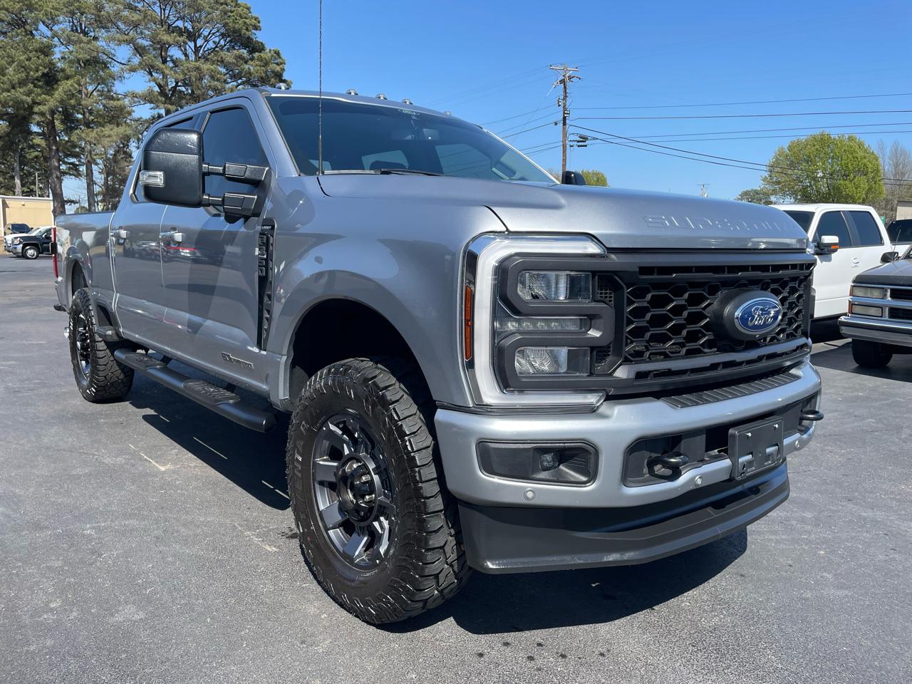 Ford Super Duty F-350 SRW Lariat 4WD Crew Cab 8' Box 2024