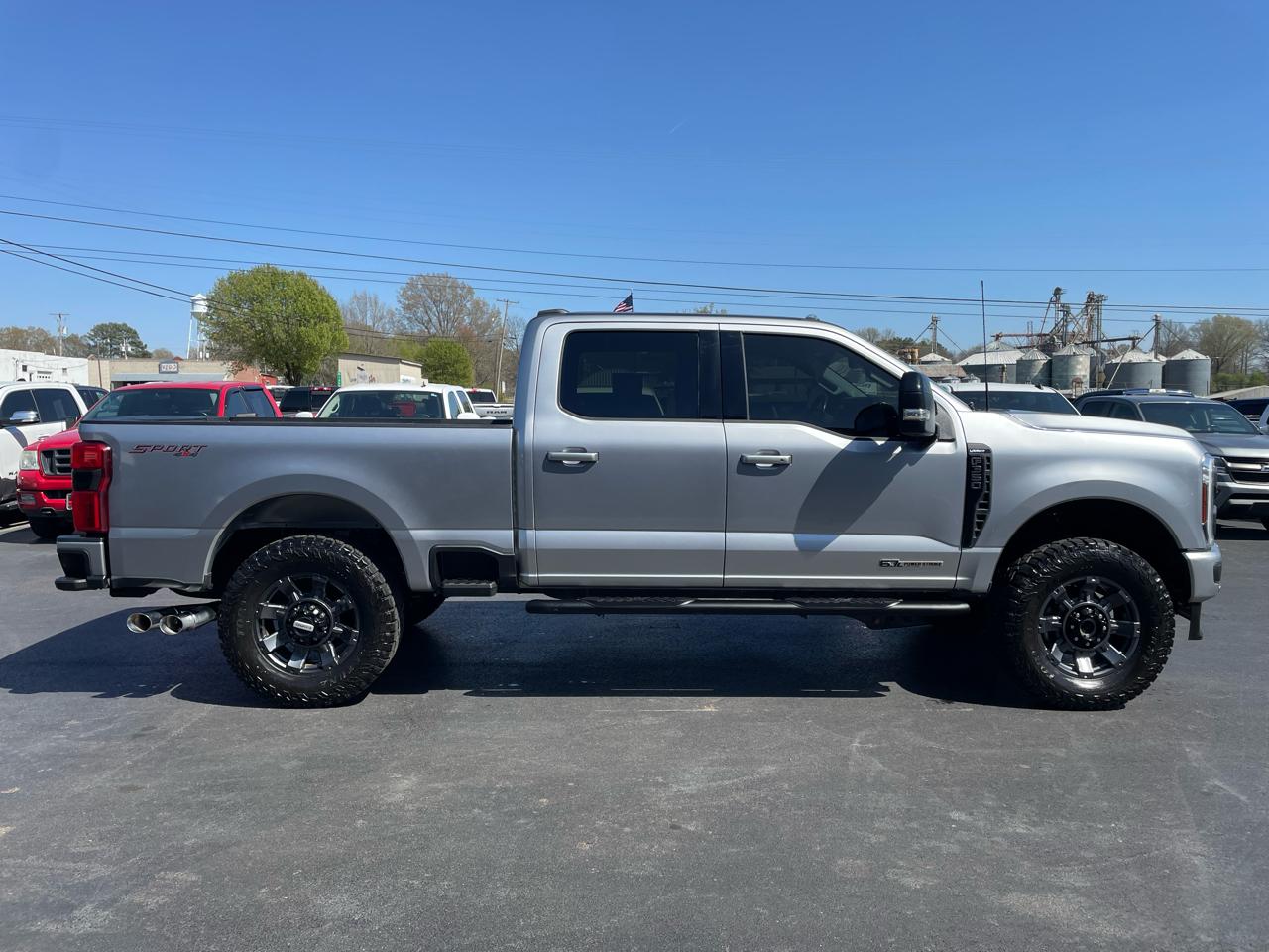 Ford Super Duty F-350 SRW Lariat 4WD Crew Cab 8' Box 2024