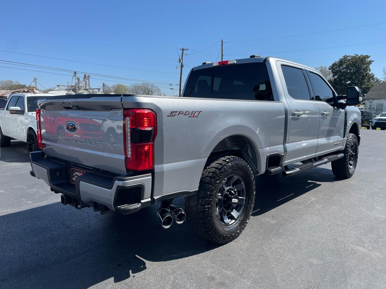 Ford Super Duty F-350 SRW Lariat 4WD Crew Cab 8' Box 2024