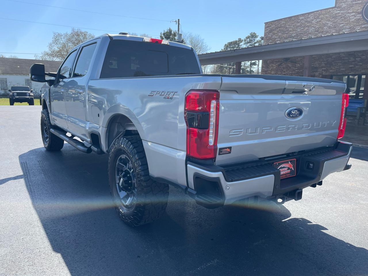 Ford Super Duty F-350 SRW Lariat 4WD Crew Cab 8' Box 2024