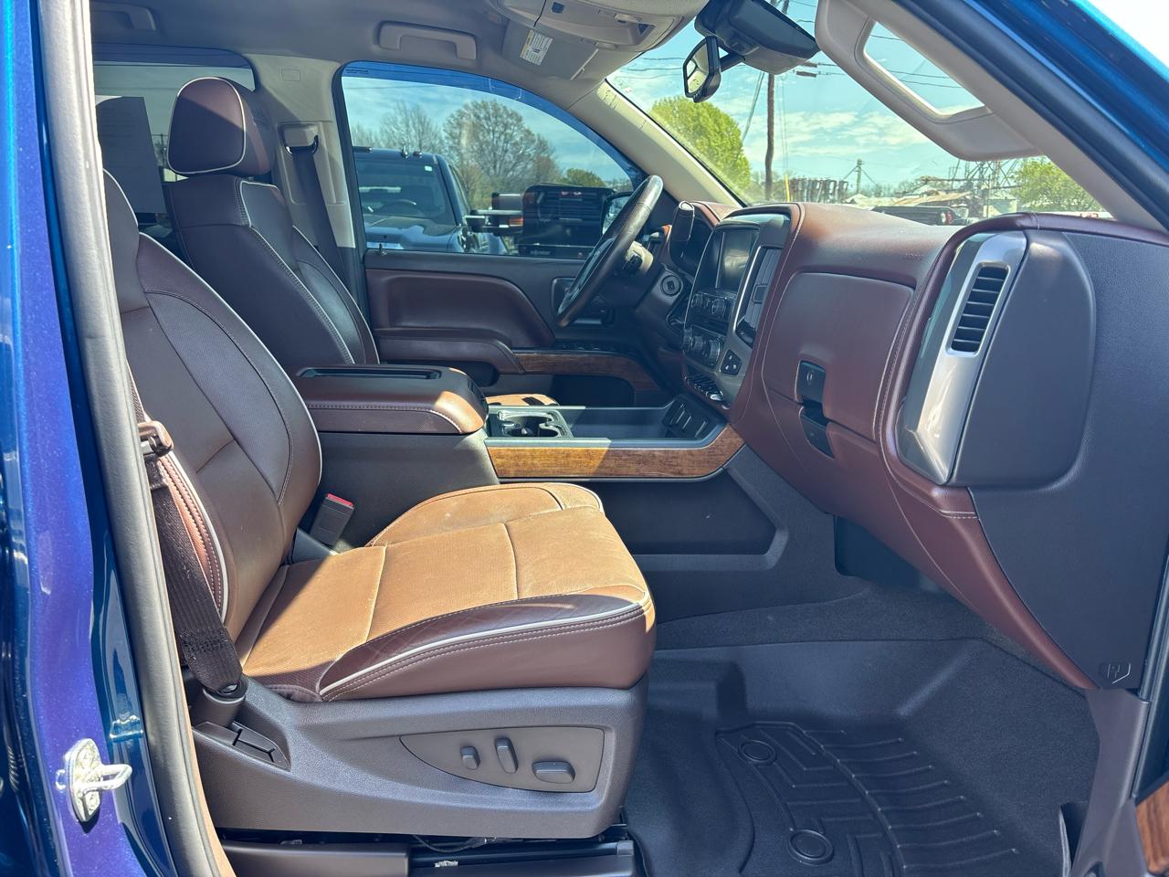 Chevrolet Silverado 1500 4WD Crew Cab 143.5" High Country 2016