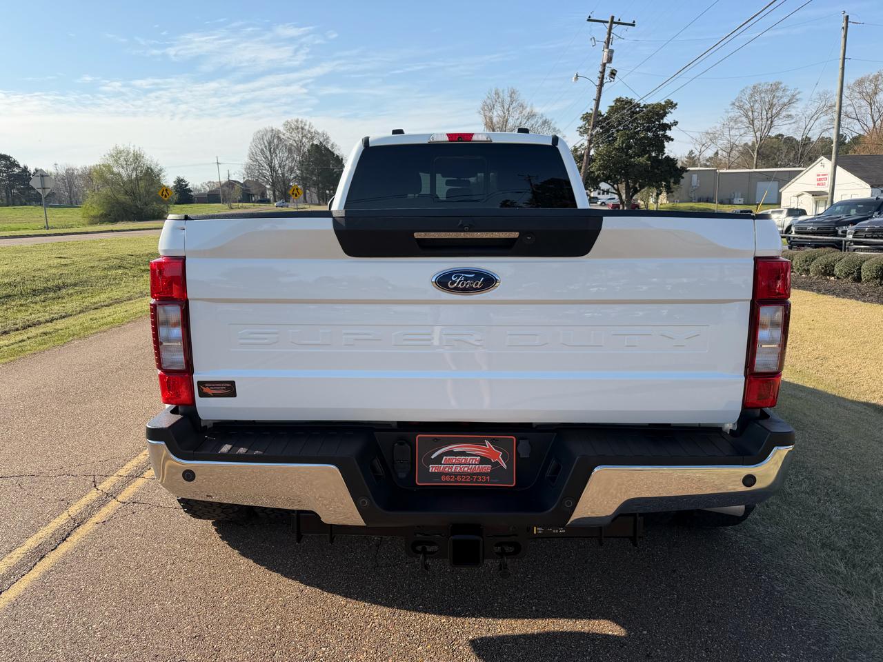 Ford Super Duty F-350 DRW Lariat 4WD Crew Cab 8' Box 2022