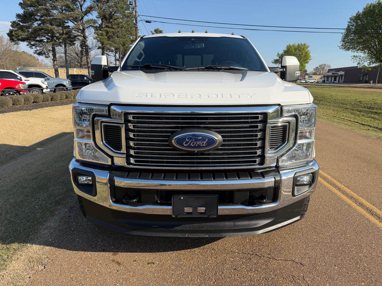 Ford Super Duty F-350 DRW Lariat 4WD Crew Cab 8' Box 2022