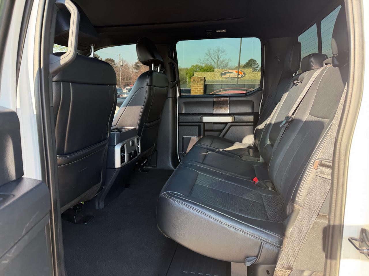 Ford Super Duty F-350 DRW Lariat 4WD Crew Cab 8' Box 2022