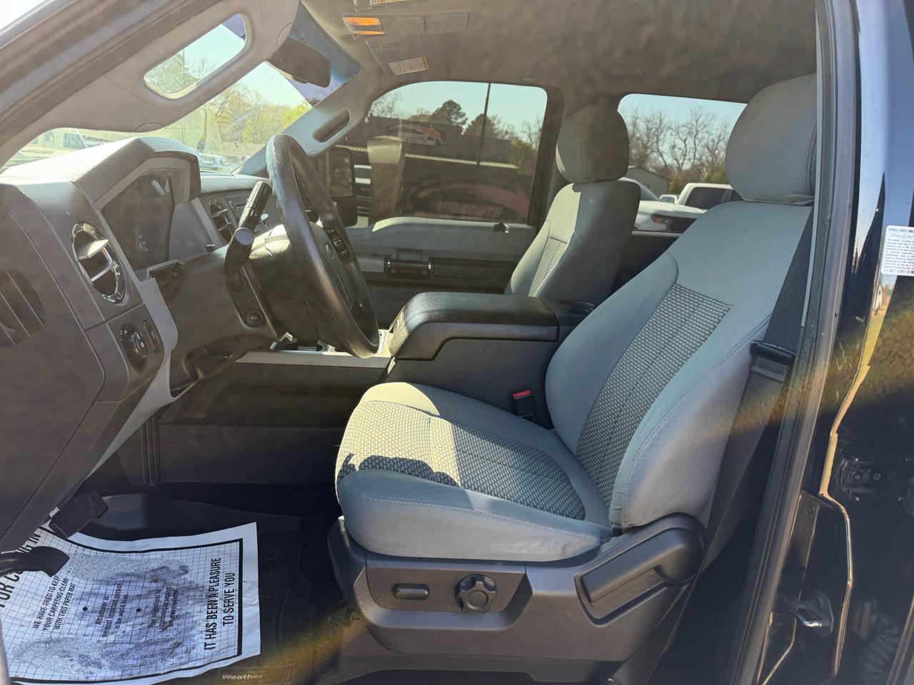 Ford Super Duty F-350 DRW 4WD Crew Cab 176" WB 60" CA Lariat 2016