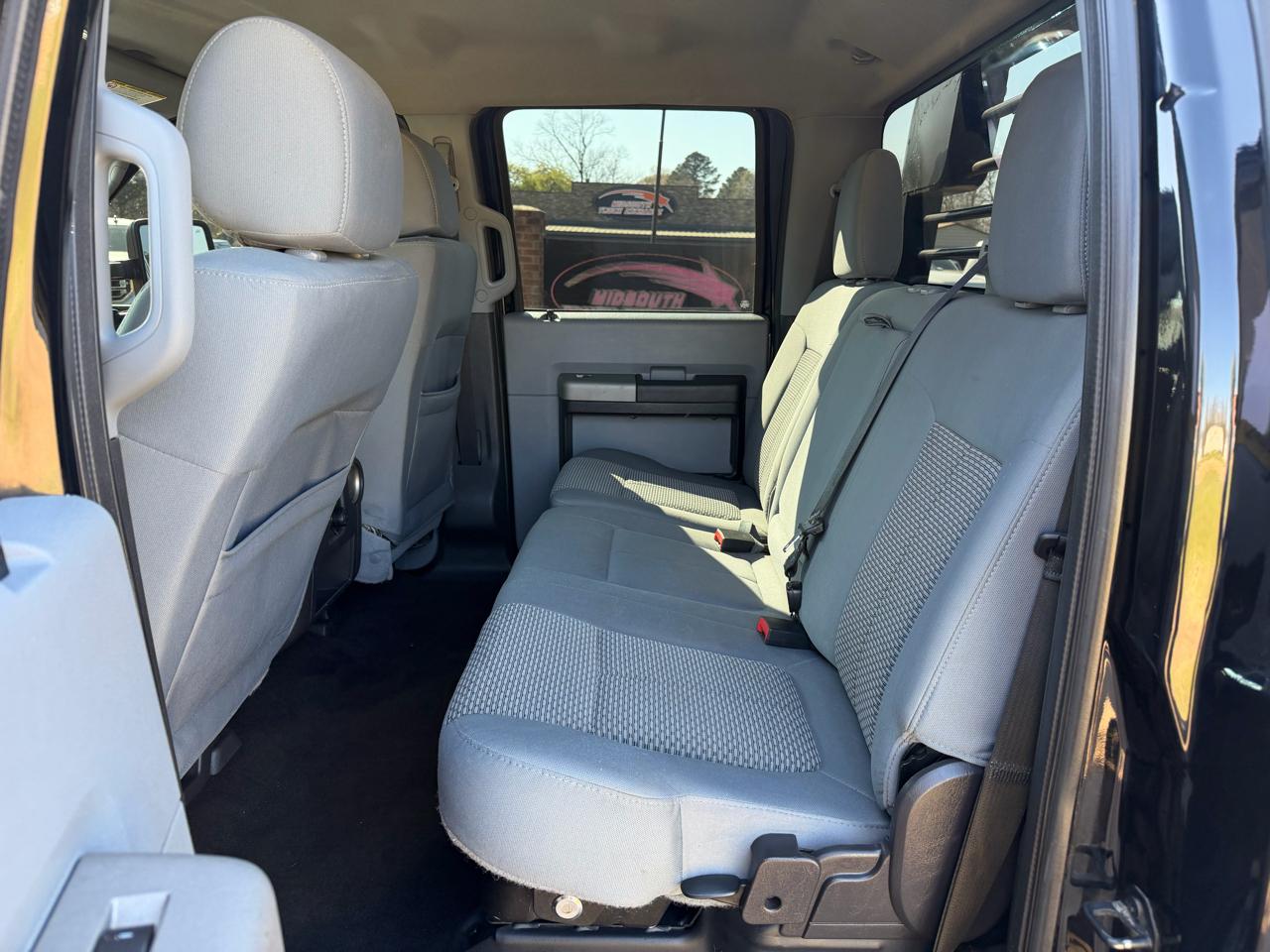 Ford Super Duty F-350 DRW 4WD Crew Cab 176" WB 60" CA Lariat 2016