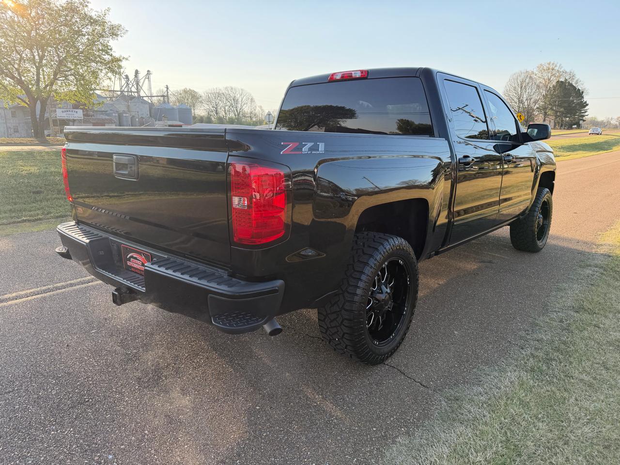 Chevrolet Silverado 1500 4WD Crew Cab 143.5" LT w/2LT 2018