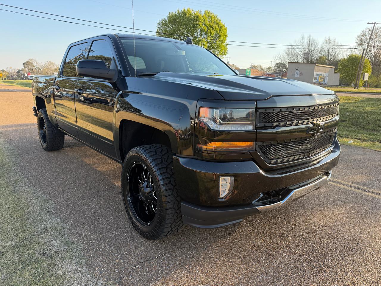 Chevrolet Silverado 1500 4WD Crew Cab 143.5" LT w/2LT 2018