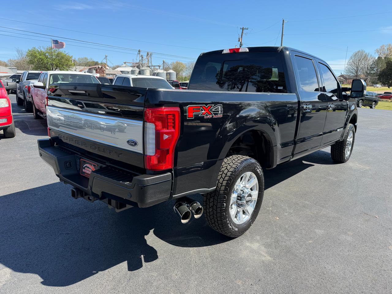Ford Super Duty F-350 SRW Platinum 4WD Crew Cab 6.75' Box 2017