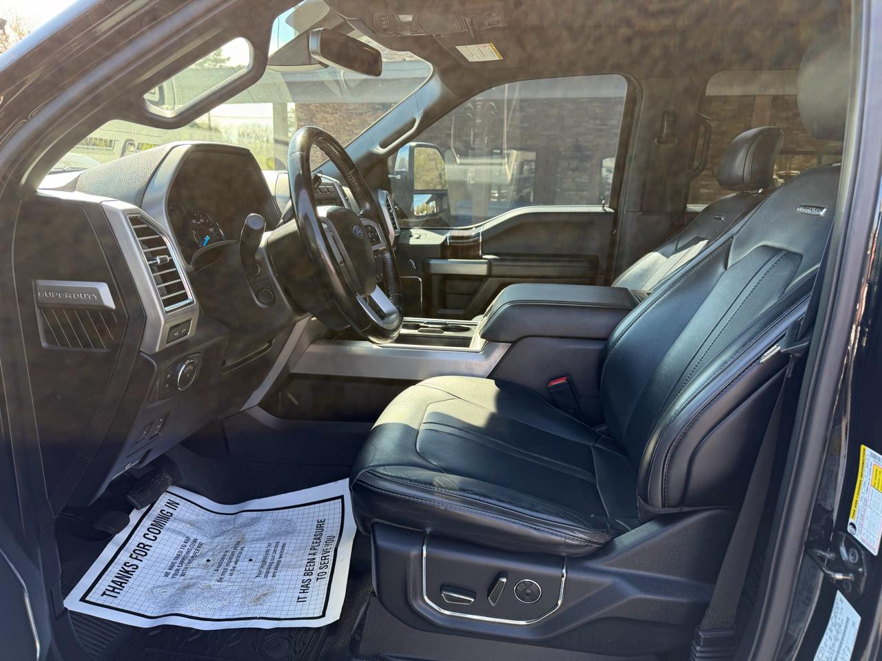 Ford Super Duty F-350 SRW Platinum 4WD Crew Cab 6.75' Box 2017