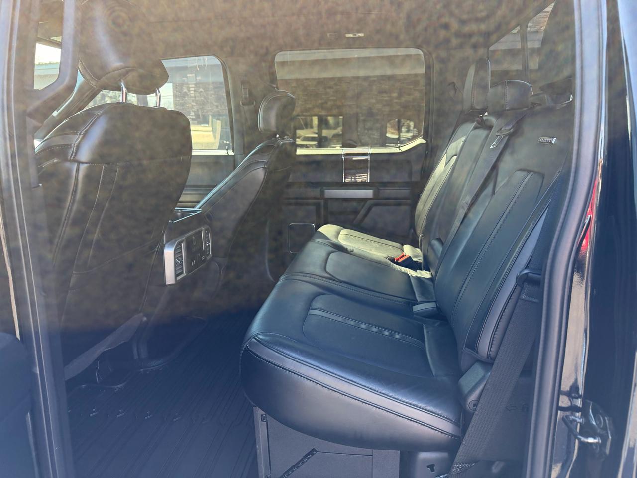 Ford Super Duty F-350 SRW Platinum 4WD Crew Cab 6.75' Box 2017