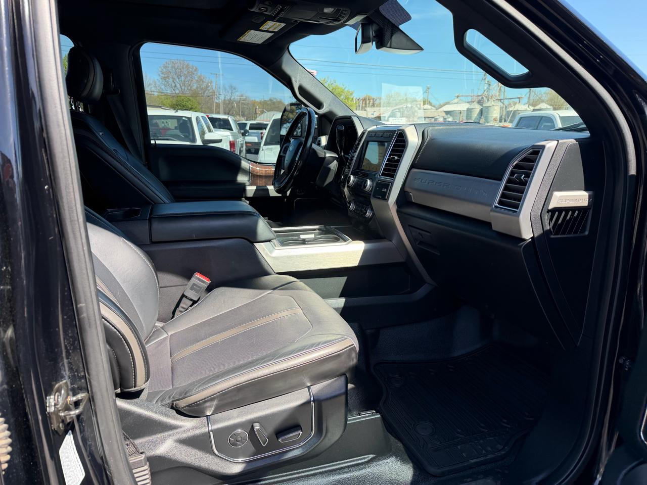 Ford Super Duty F-350 SRW Platinum 4WD Crew Cab 6.75' Box 2017