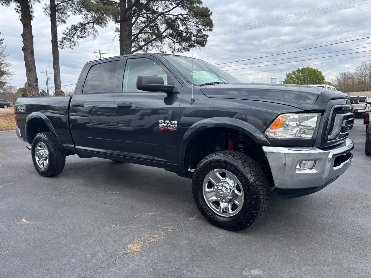 RAM 2500 Tradesman 4x4 Crew Cab 6'4" Box 2018