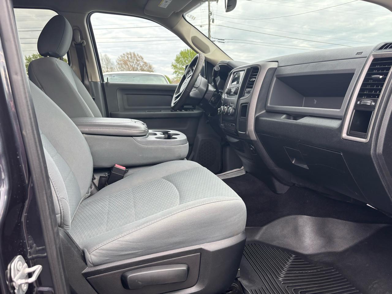 RAM 2500 Tradesman 4x4 Crew Cab 6'4" Box 2018