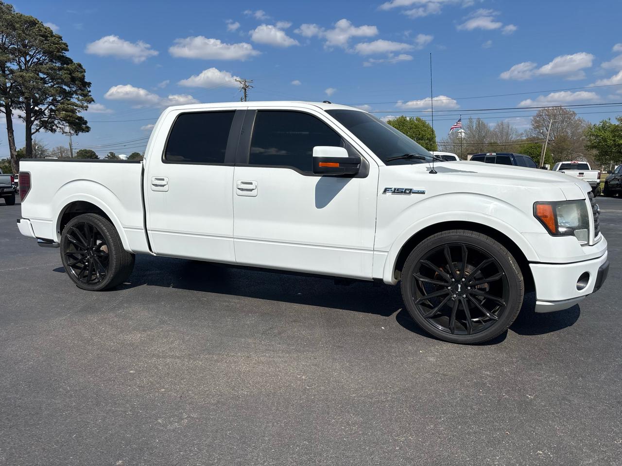 Ford F-150 2WD SuperCrew 145" Lariat 2011