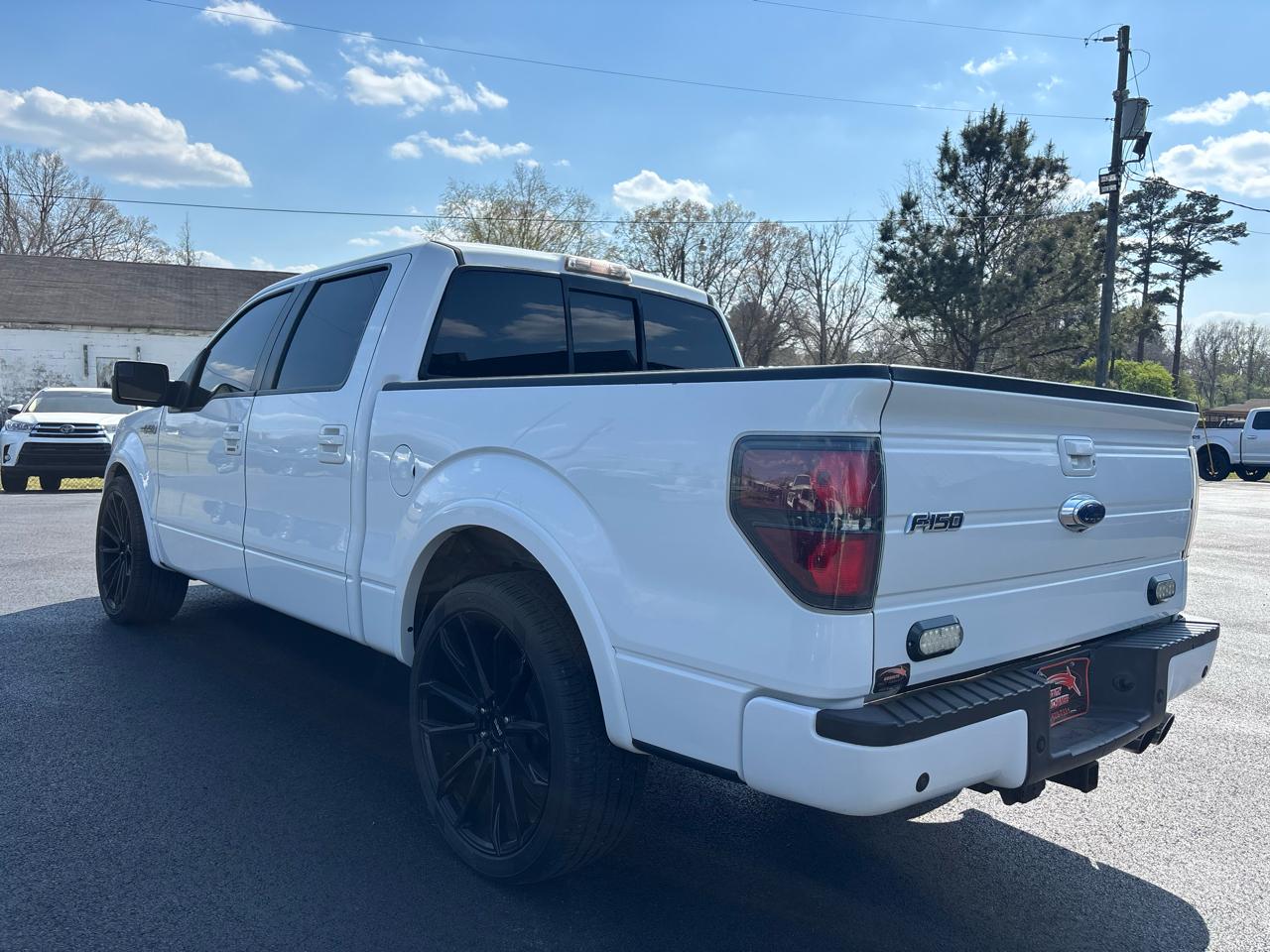 Ford F-150 2WD SuperCrew 145" Lariat 2011