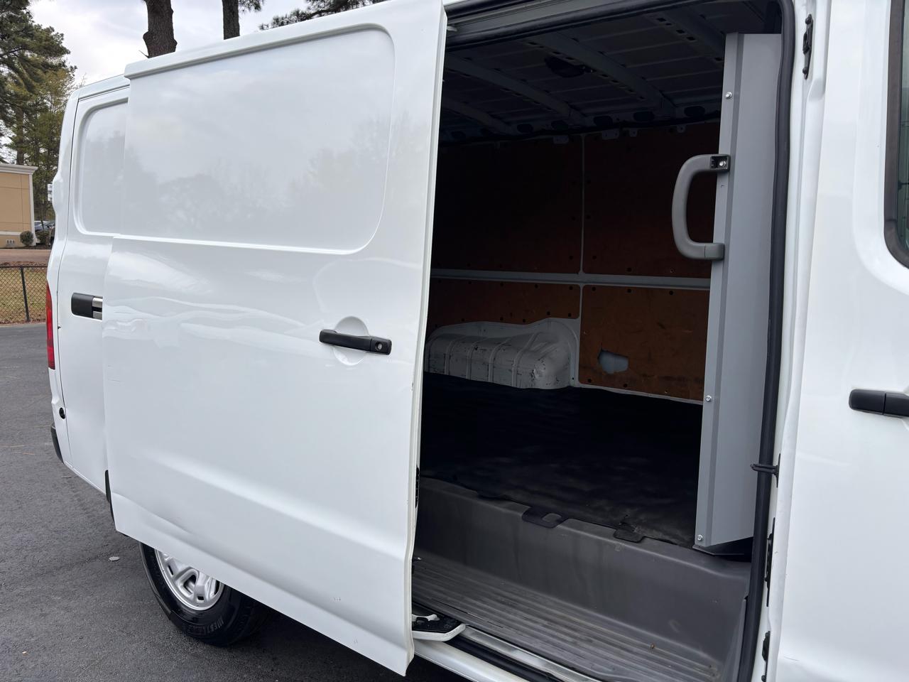 Nissan NV Cargo NV2500 HD Standard Roof V6 SV 2020
