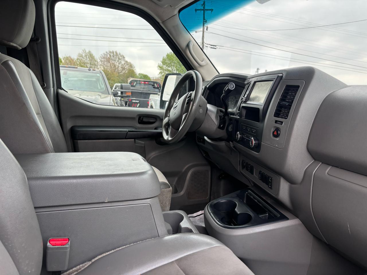 Nissan NV Cargo NV2500 HD Standard Roof V6 SV 2020